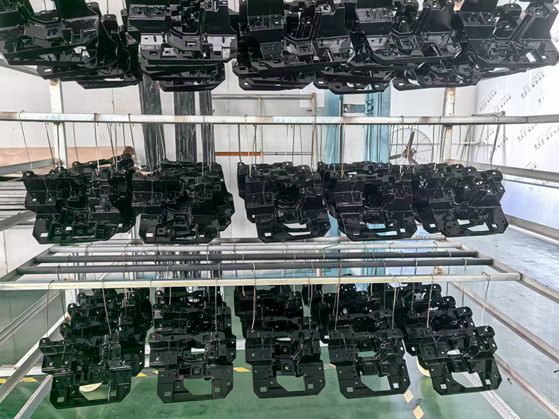 新能源汽车配件